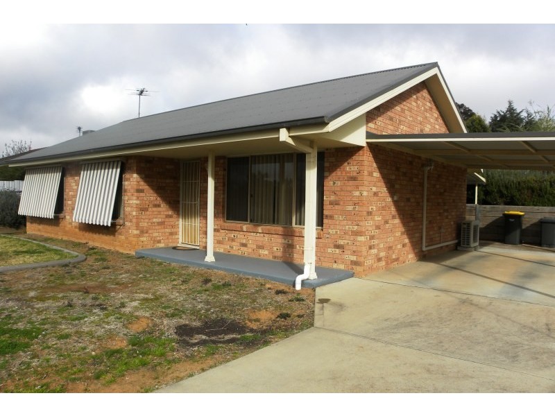 3 Petticoat Lane, Young NSW 2594