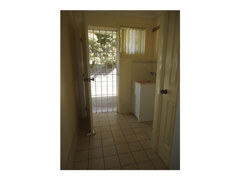 3 Petticoat Lane, Young NSW 2594