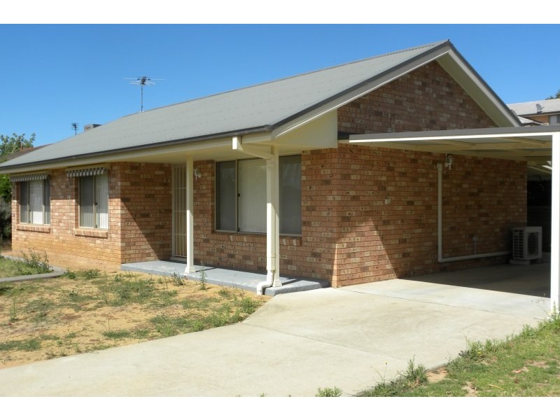 3 Petticoat Lane, Young NSW 2594