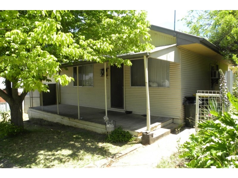 15 Lynch Street, Young NSW 2594