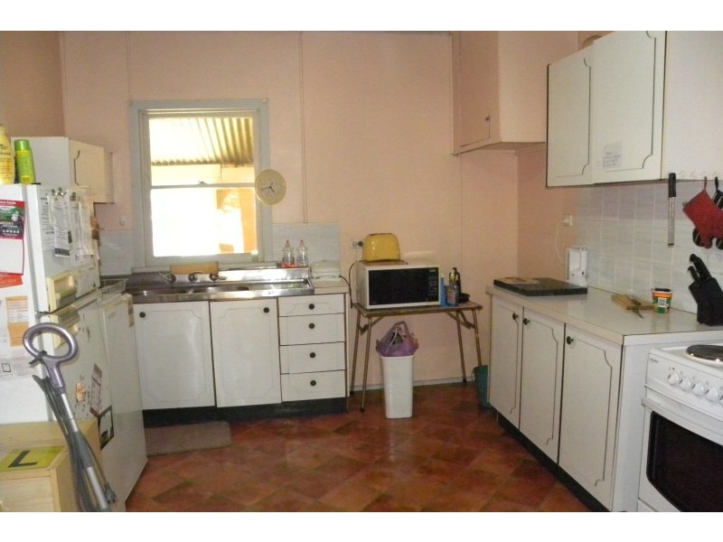 15 Lynch Street, Young NSW 2594