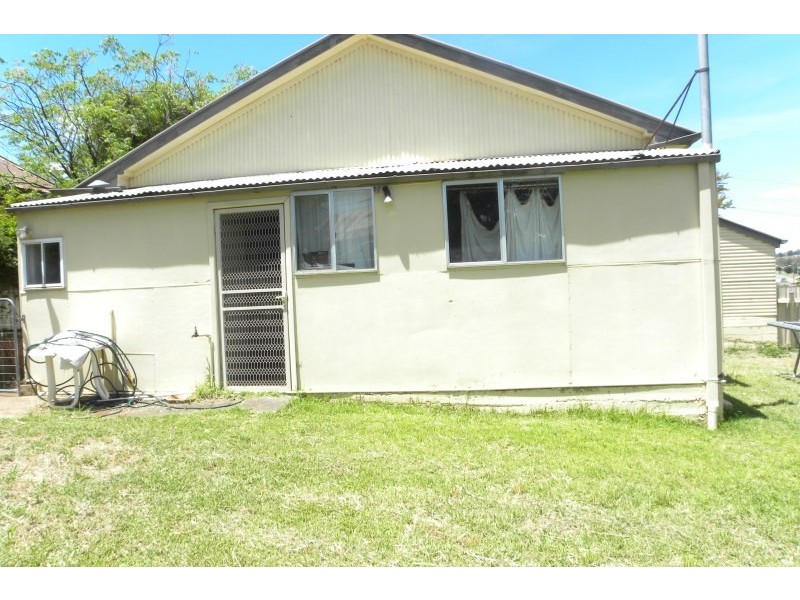 15 Lynch Street, Young NSW 2594