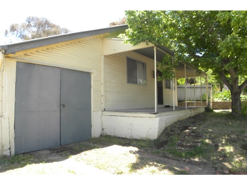 15 Lynch Street, Young NSW 2594