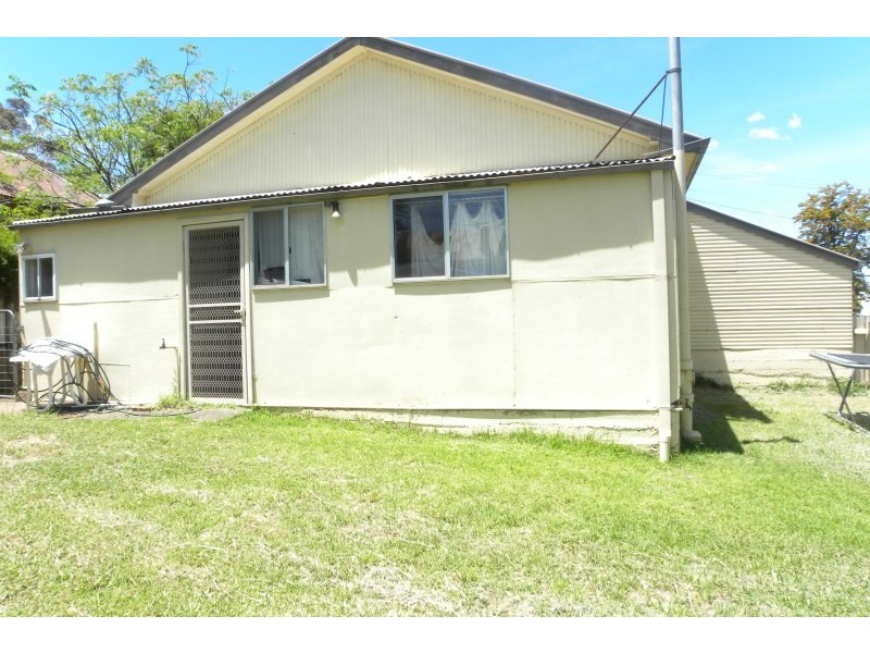 15 Lynch Street, Young NSW 2594