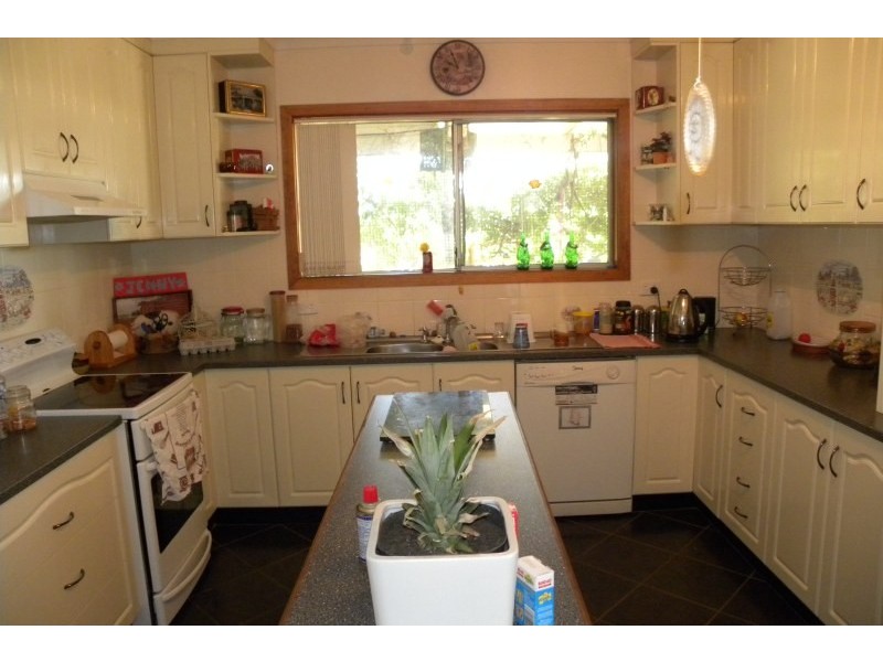 275 Henry Lawson Way, Young NSW 2594