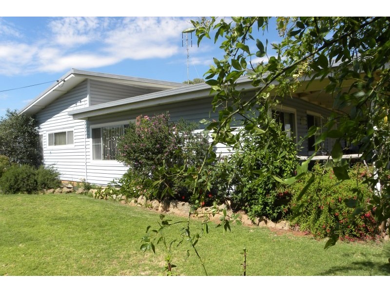 275 Henry Lawson Way, Young NSW 2594