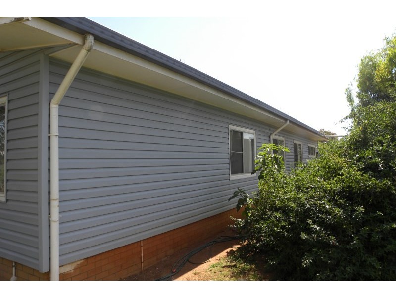 275 Henry Lawson Way, Young NSW 2594