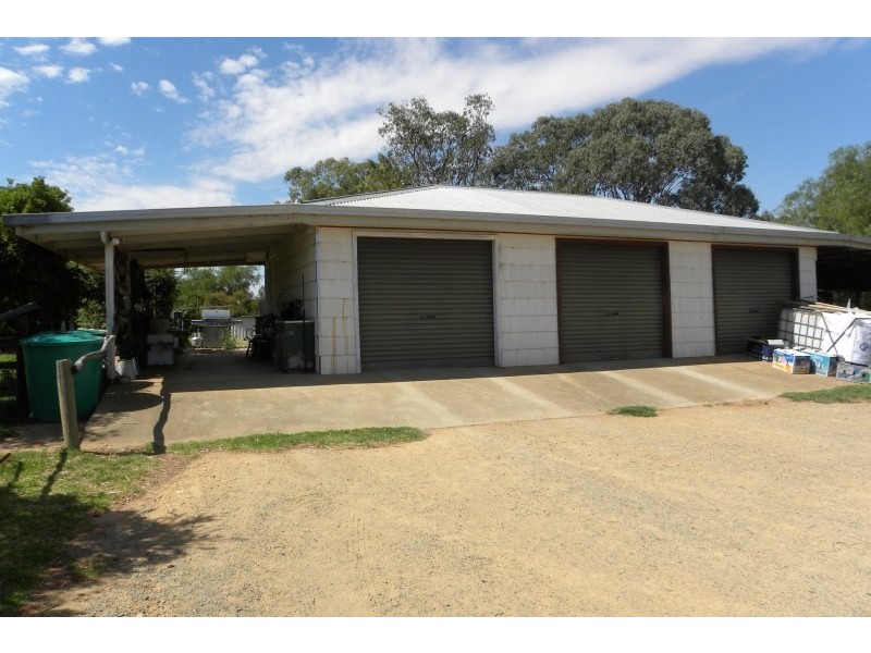 275 Henry Lawson Way, Young NSW 2594