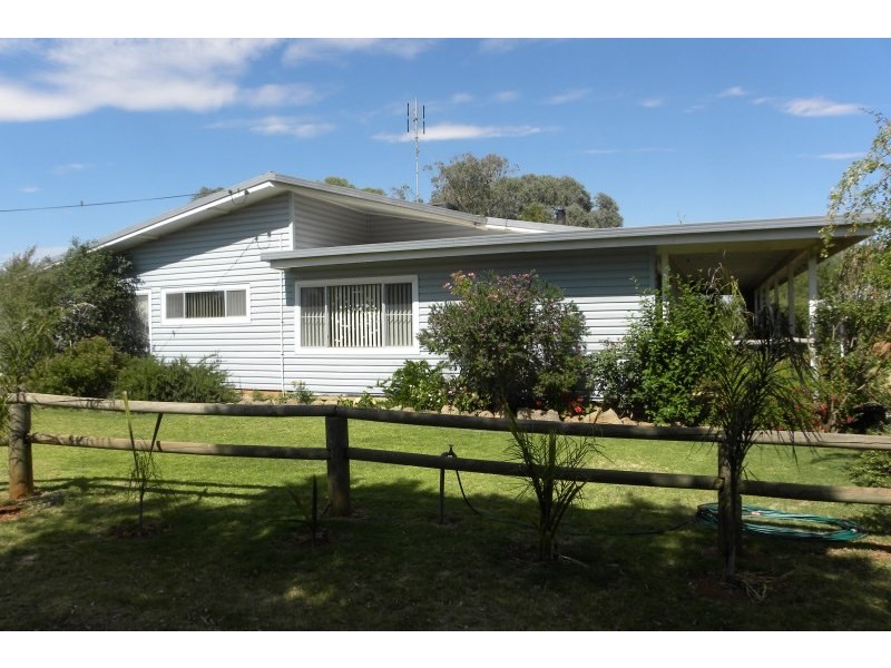 275 Henry Lawson Way, Young NSW 2594
