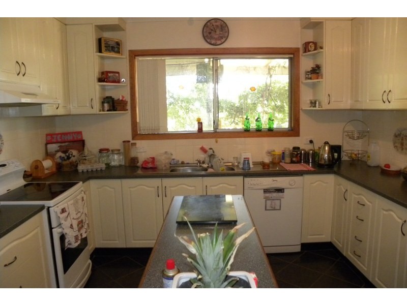 275 Henry Lawson Way, Young NSW 2594