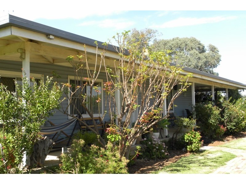 275 Henry Lawson Way, Young NSW 2594