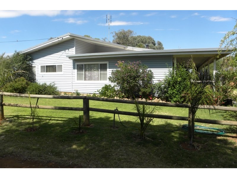 275 Henry Lawson Way, Young NSW 2594