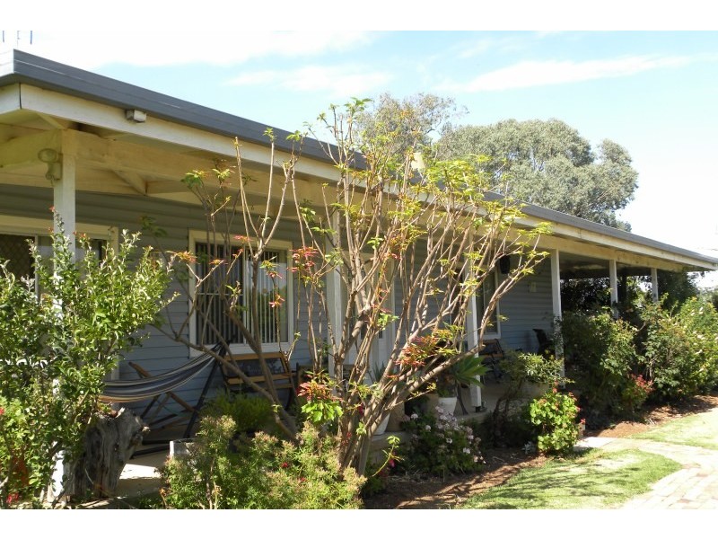 275 Henry Lawson Way, Young NSW 2594