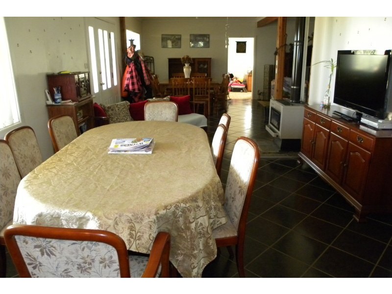 275 Henry Lawson Way, Young NSW 2594