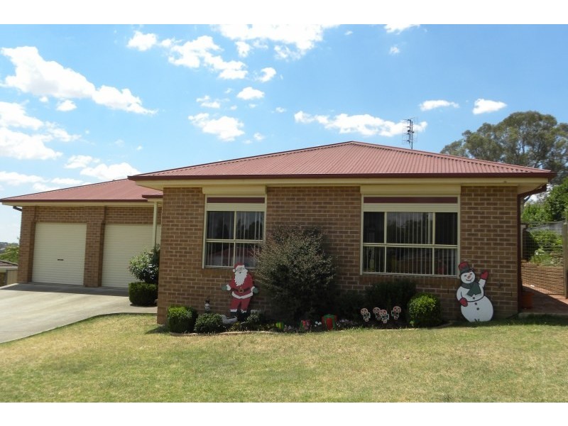 22 Tadross Avenue, Young NSW 2594