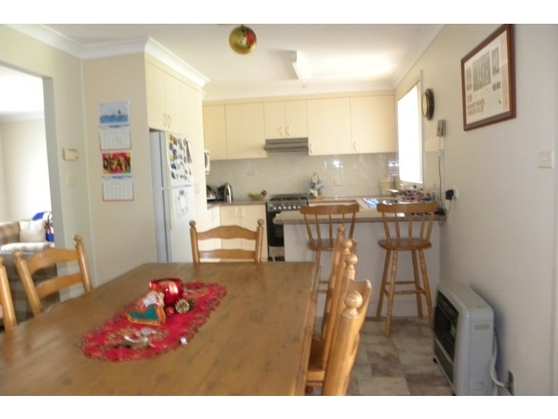 22 Tadross Avenue, Young NSW 2594