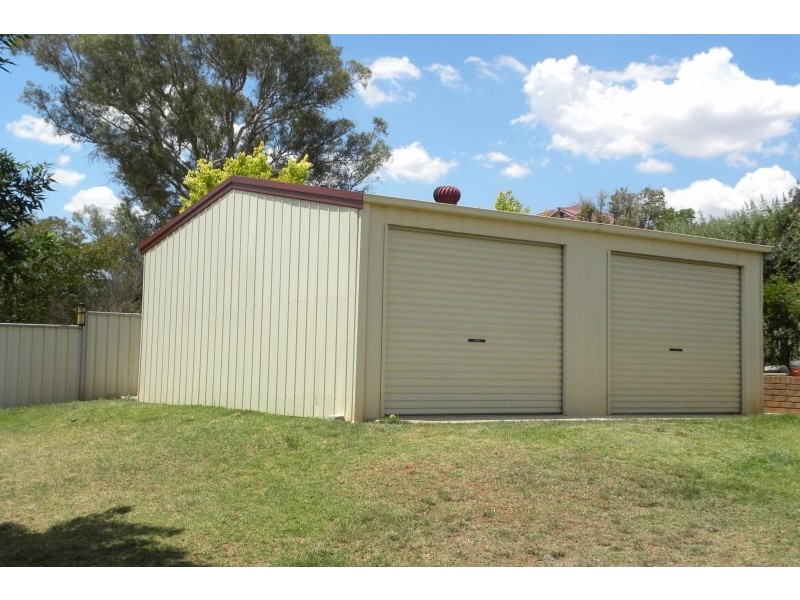 22 Tadross Avenue, Young NSW 2594
