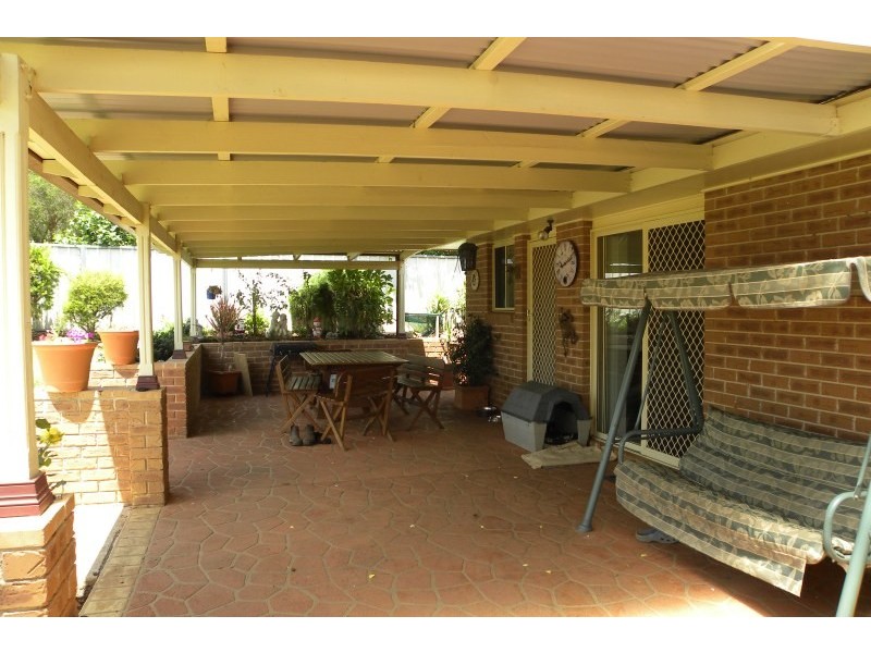 22 Tadross Avenue, Young NSW 2594