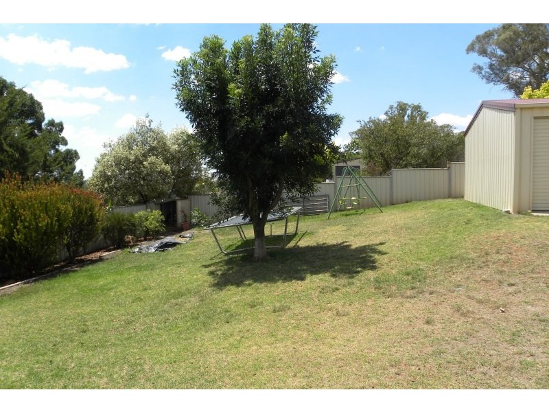 22 Tadross Avenue, Young NSW 2594