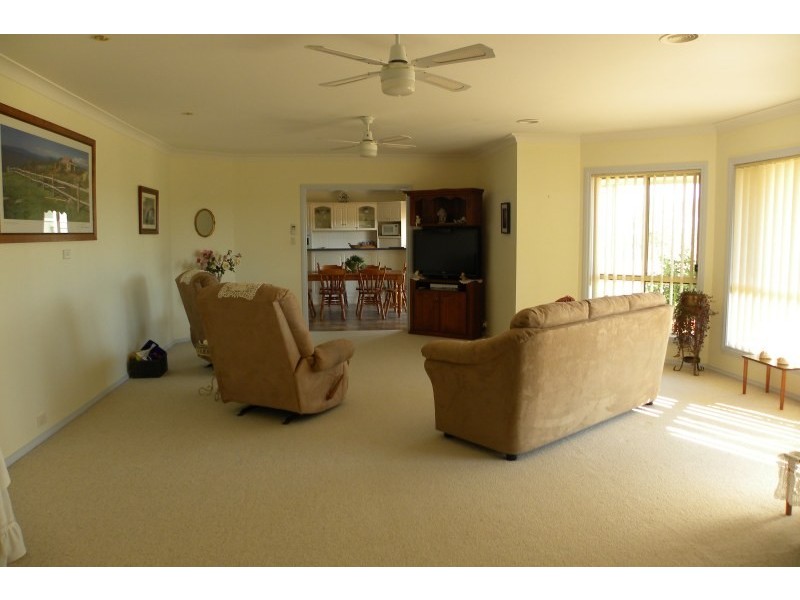 68 Wickham Lane, Young NSW 2594