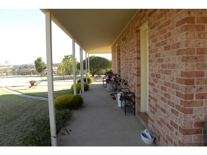 68 Wickham Lane, Young NSW 2594