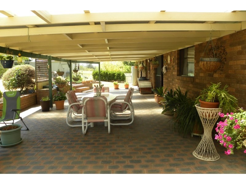 209 Nasmyth Street, Young NSW 2594