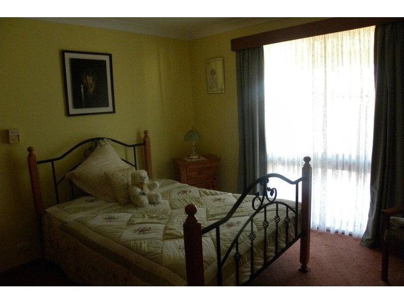 209 Nasmyth Street, Young NSW 2594