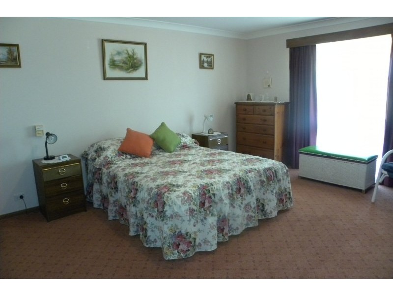 209 Nasmyth Street, Young NSW 2594