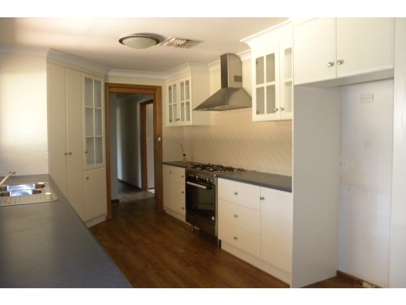 1 Hardy Avenue, Young NSW 2594