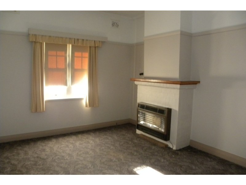 117 Nasmyth Street, Young NSW 2594