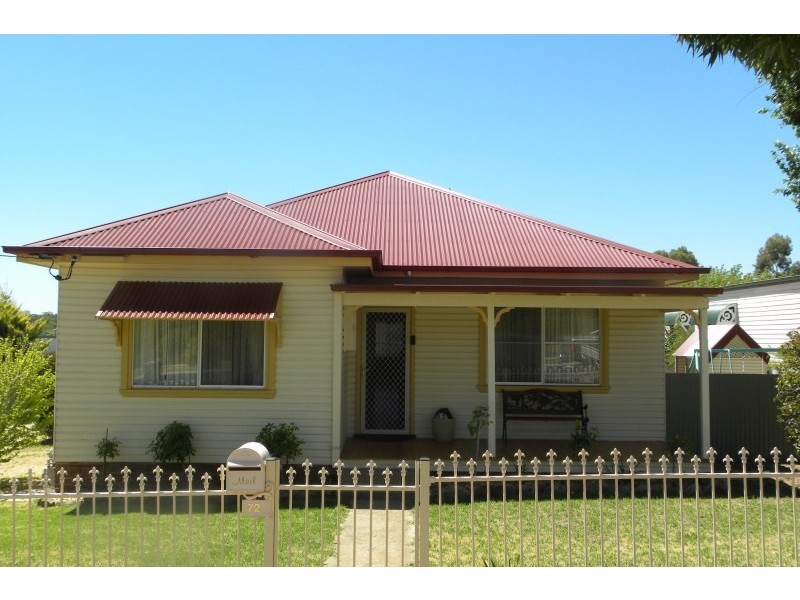 72 Wombat Street, Young NSW 2594