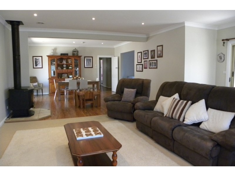 72 Wombat Street, Young NSW 2594
