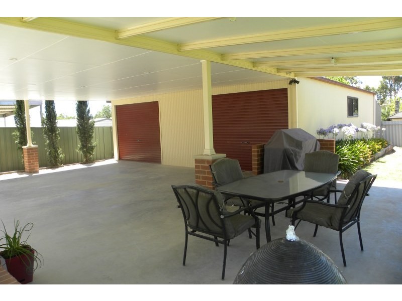 72 Wombat Street, Young NSW 2594