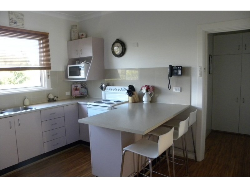 72 Wombat Street, Young NSW 2594