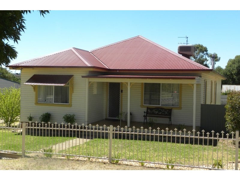 72 Wombat Street, Young NSW 2594