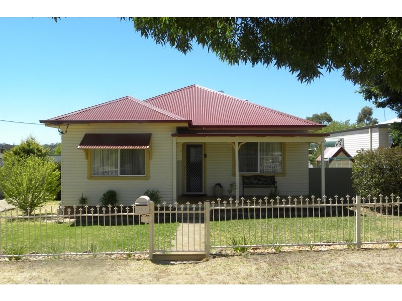 72 Wombat Street, Young NSW 2594