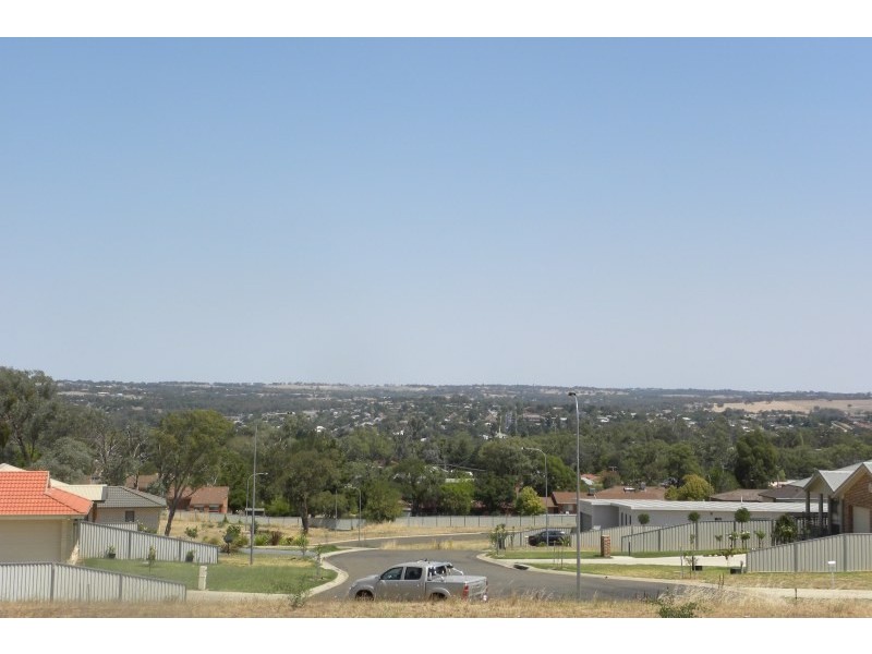 14 Giugni Place, Young NSW 2594