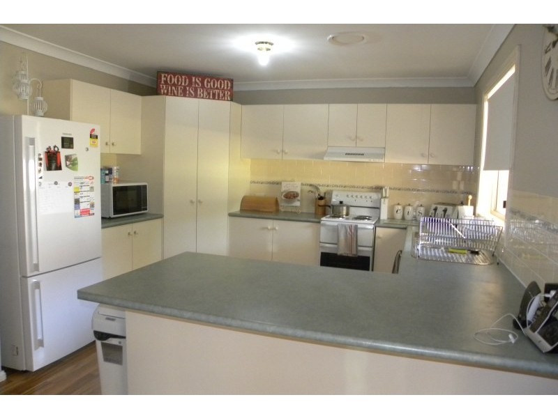 11 Petticoat Lane, Young NSW 2594