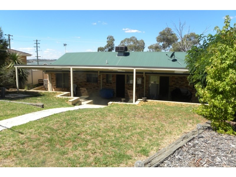 11 Petticoat Lane, Young NSW 2594