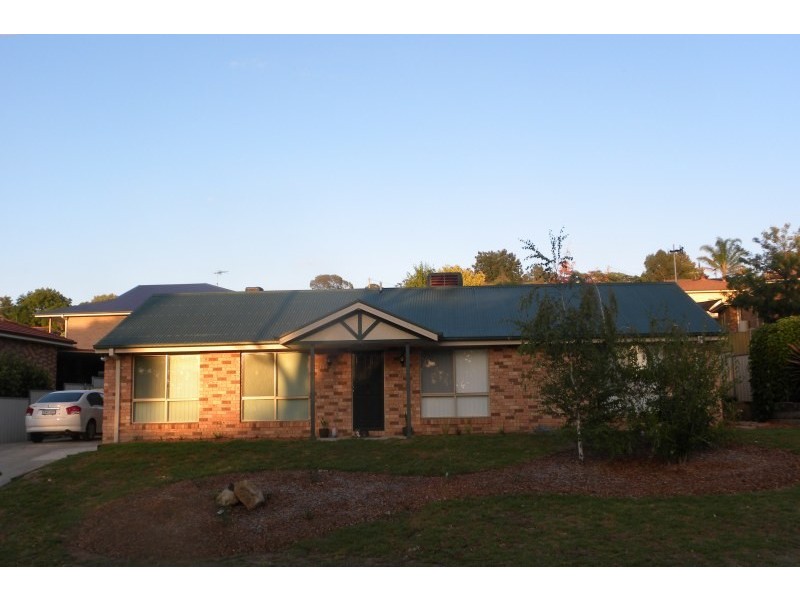 11 Petticoat Lane, Young NSW 2594