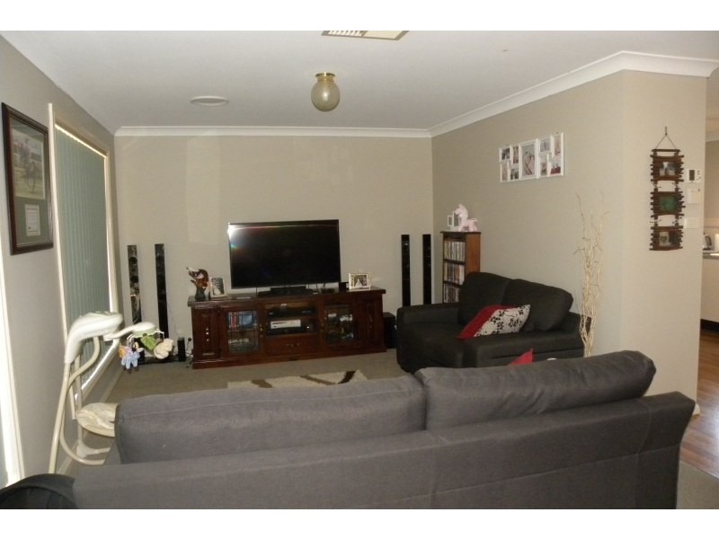 11 Petticoat Lane, Young NSW 2594