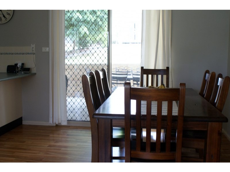 11 Petticoat Lane, Young NSW 2594