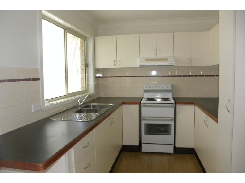 18 Hargreaves Crescent, Young NSW 2594