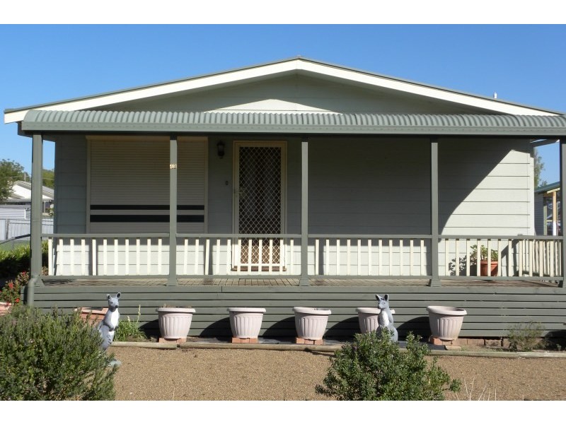 43 Binalong Street, Young NSW 2594