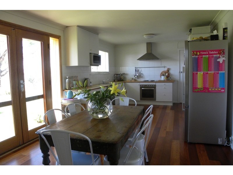 685 Olympic Highway, Young NSW 2594