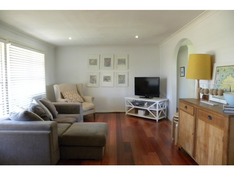 685 Olympic Highway, Young NSW 2594