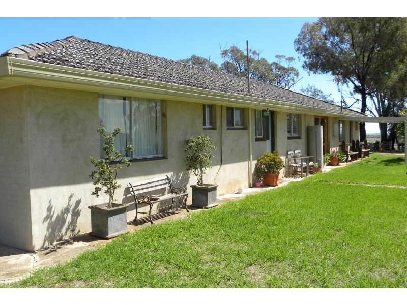 685 Olympic Highway, Young NSW 2594