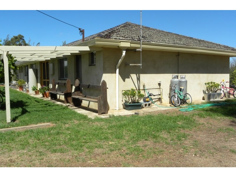 685 Olympic Highway, Young NSW 2594