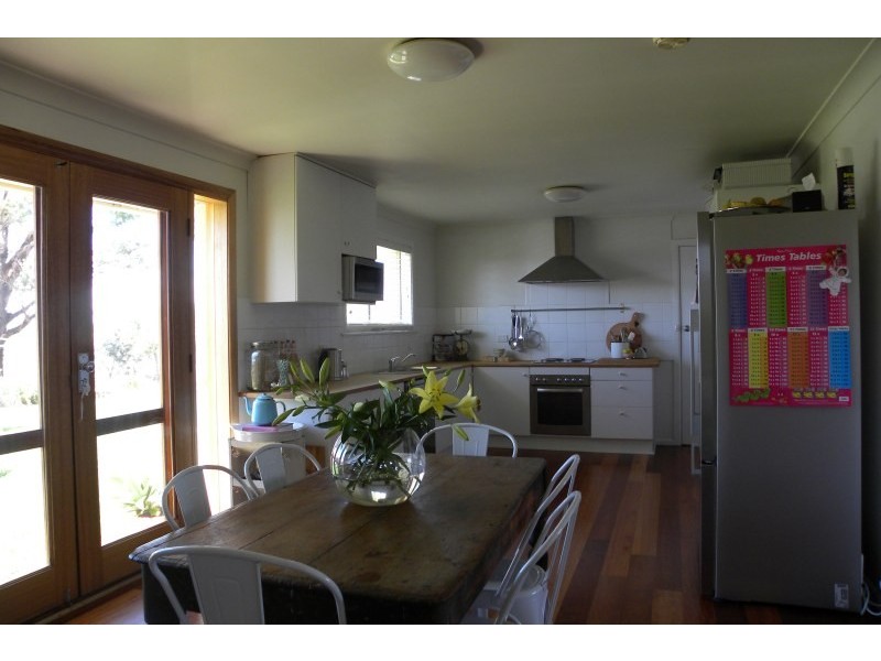 685 Olympic Highway, Young NSW 2594