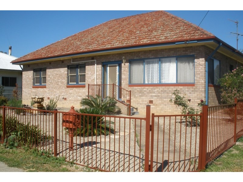 12 Currawong Street, Young NSW 2594
